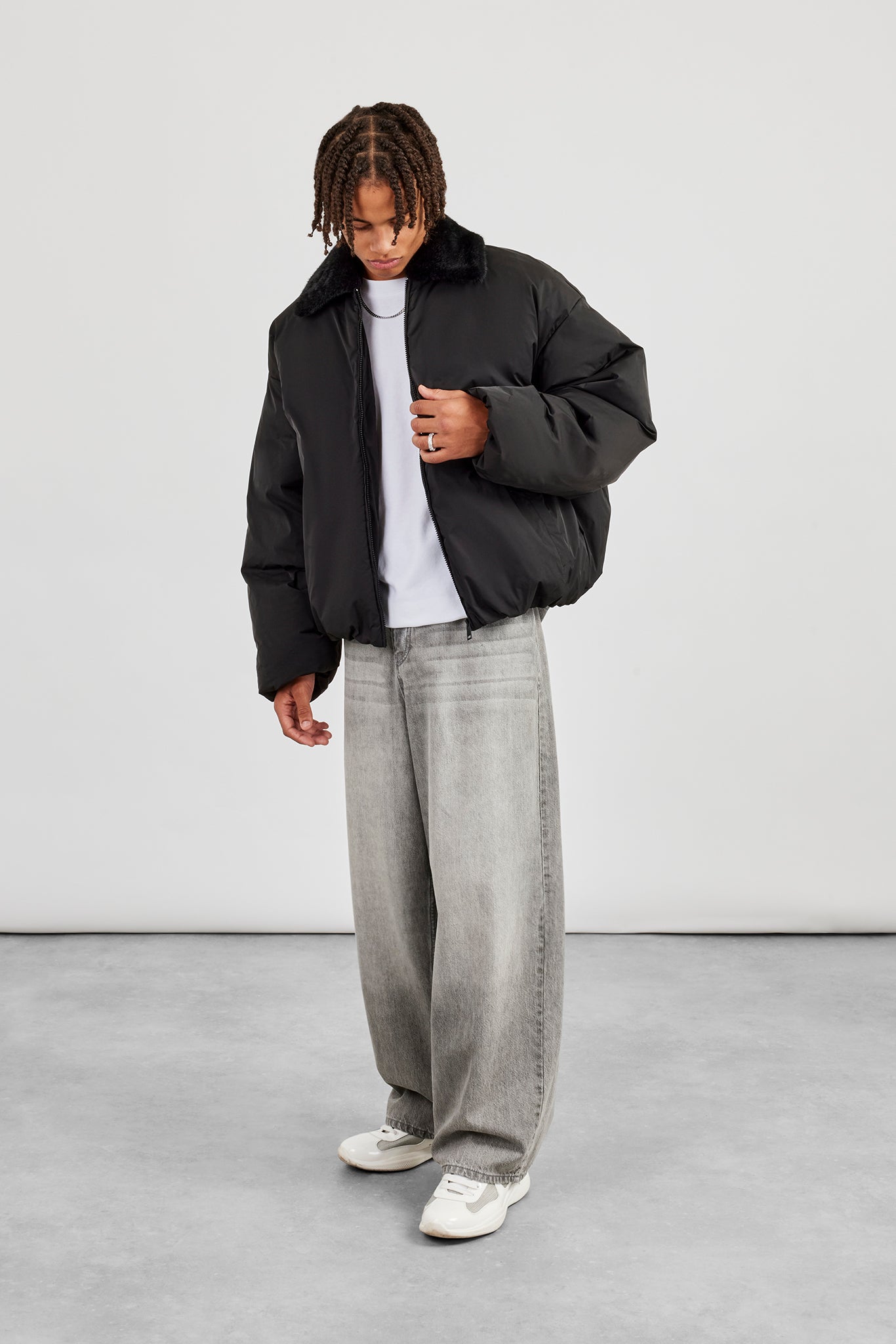 Oversize-Bomberjacke mit Pelzkragen - Schwarz